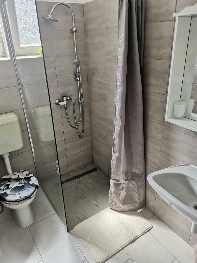 Guest House Surina App Surina'S Green Holiday Рупа Екстериор снимка