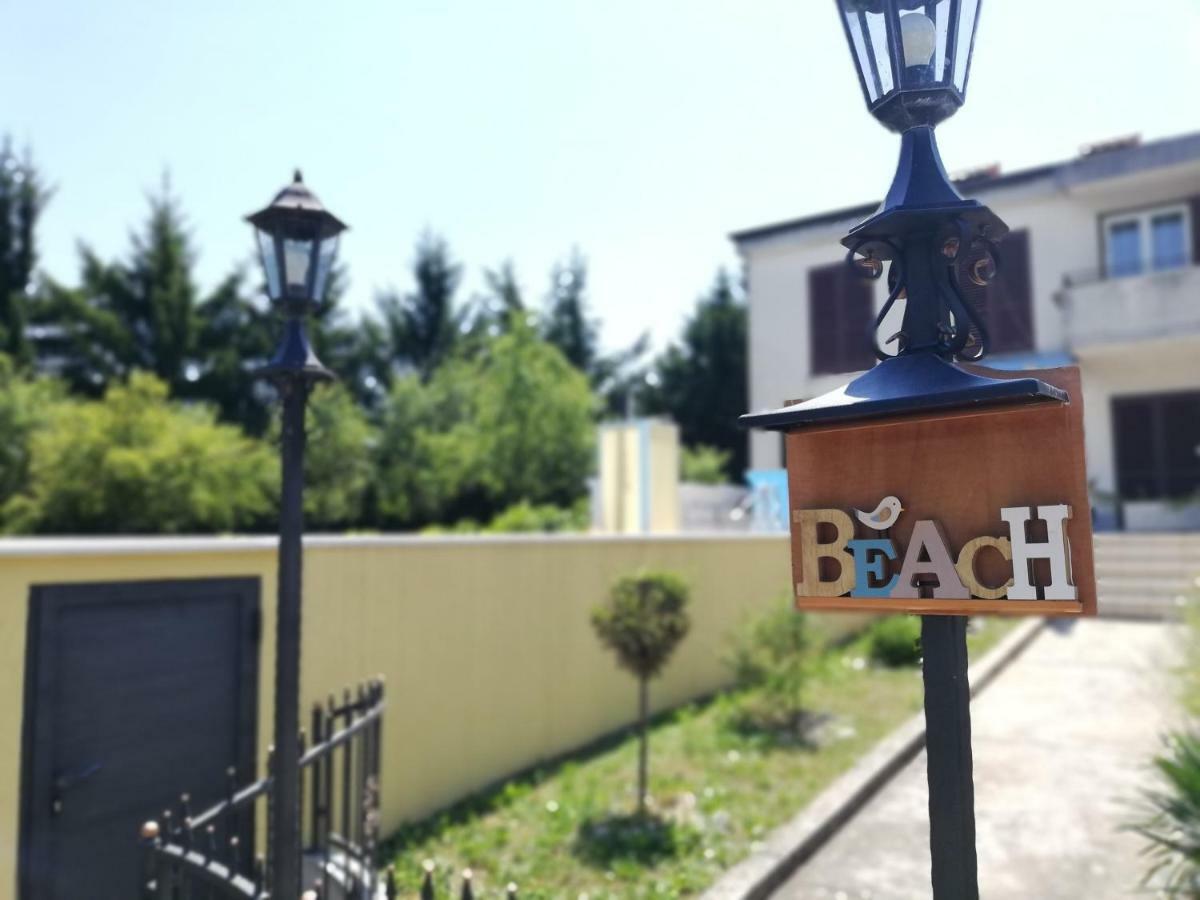 Guest House Surina App Surina'S Green Holiday Рупа Екстериор снимка